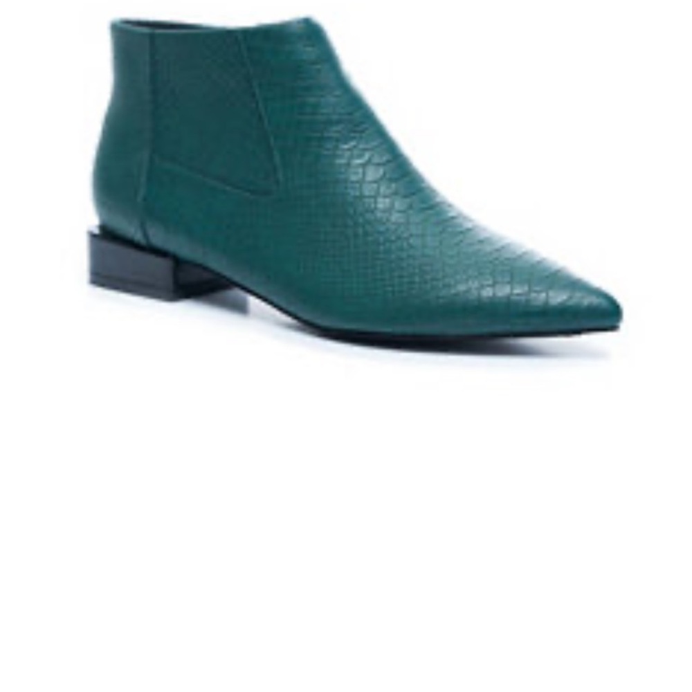 VHNY
Women's Pointed Toe Flat Ankle Boots  Teal Green NWOB